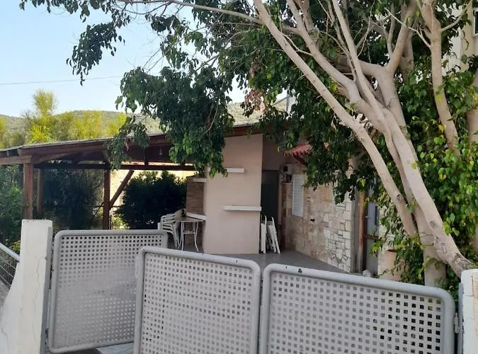 펜션 Cosy Maisonette Close To Poros,epidauros,nafplio Taktikoupoli