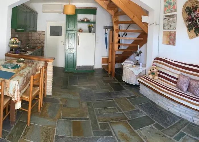 Cosy Maisonette Close To Poros,epidauros,nafplio Taktikoupoli